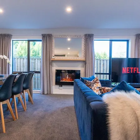 Villa Lusso - Unwind In Luxury And Relax In The Hot Tub Queenstown Exterior photo